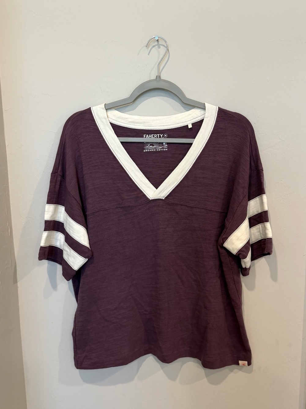 Faherty Sunwashed Varsity Short Sleeve T-shirt Size Medium - Picture 1 of 4